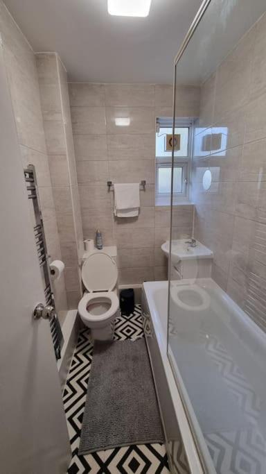 2 Bedroom Apartment In Kennington Лондон Экстерьер фото