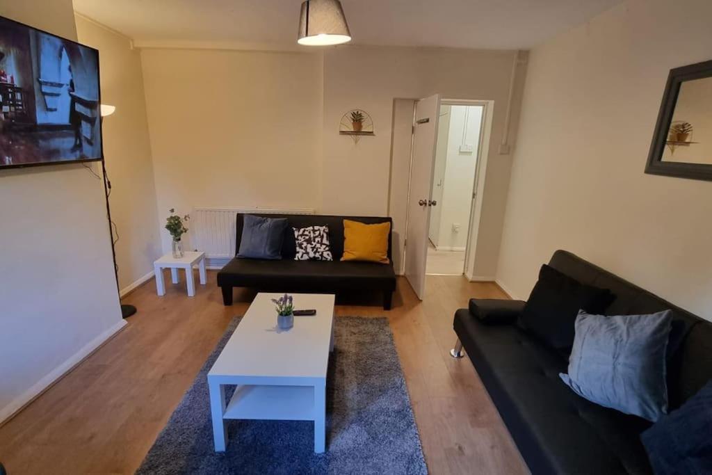 2 Bedroom Apartment In Kennington Лондон Экстерьер фото