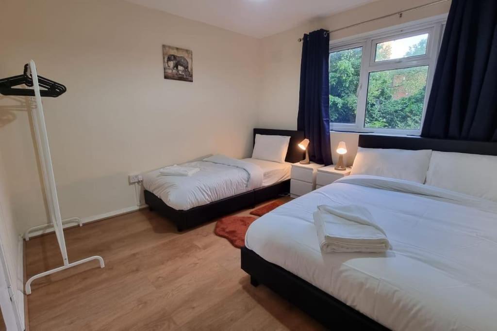 2 Bedroom Apartment In Kennington Лондон Экстерьер фото